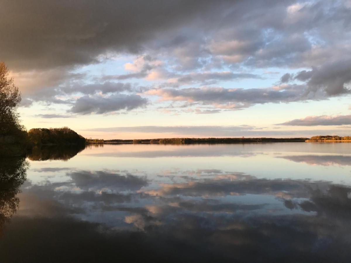 Fischhaus Am Schaalsee Zarrentin am Schaalsee Bagian luar foto